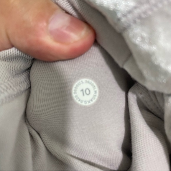 Lululemon Ready to Crush Jogger Cream Velvet Sz 10 W5DAKS - Picture 4 of 4